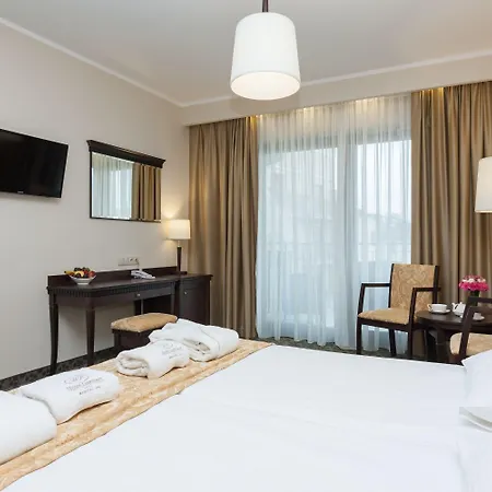 兰伯特spa疗养酒店 酒店 尤斯托尼莫斯基