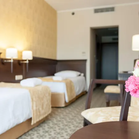 兰伯特spa疗养酒店 尤斯托尼莫斯基