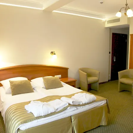 兰伯特spa疗养酒店 尤斯托尼莫斯基