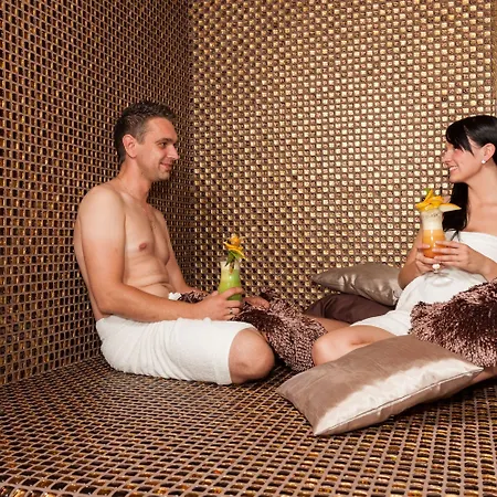 兰伯特spa疗养酒店 尤斯托尼莫斯基