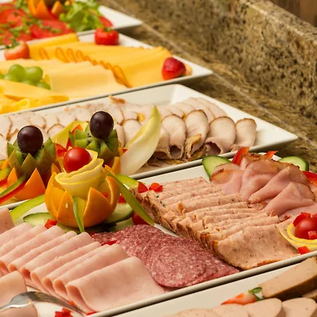 兰伯特spa疗养酒店 4* 尤斯托尼莫斯基