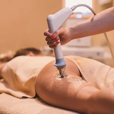 兰伯特spa疗养酒店 4* 尤斯托尼莫斯基