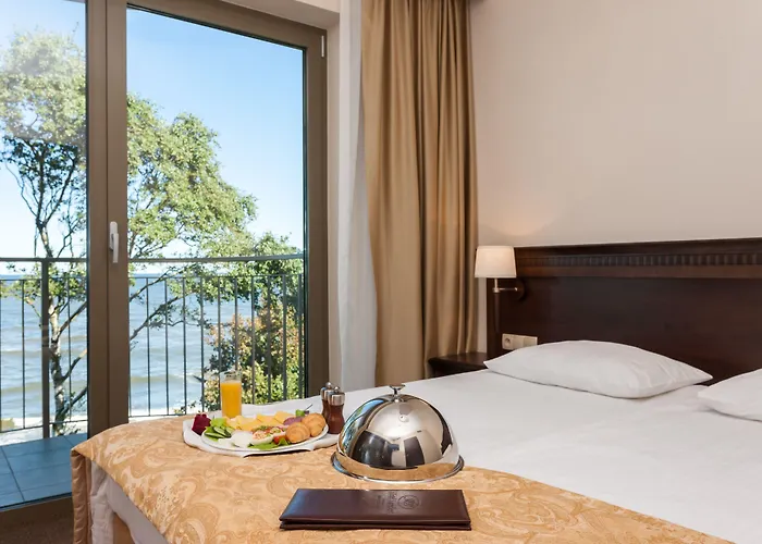 Lambert Medical ホテル ウストロニエ・モルスキエ